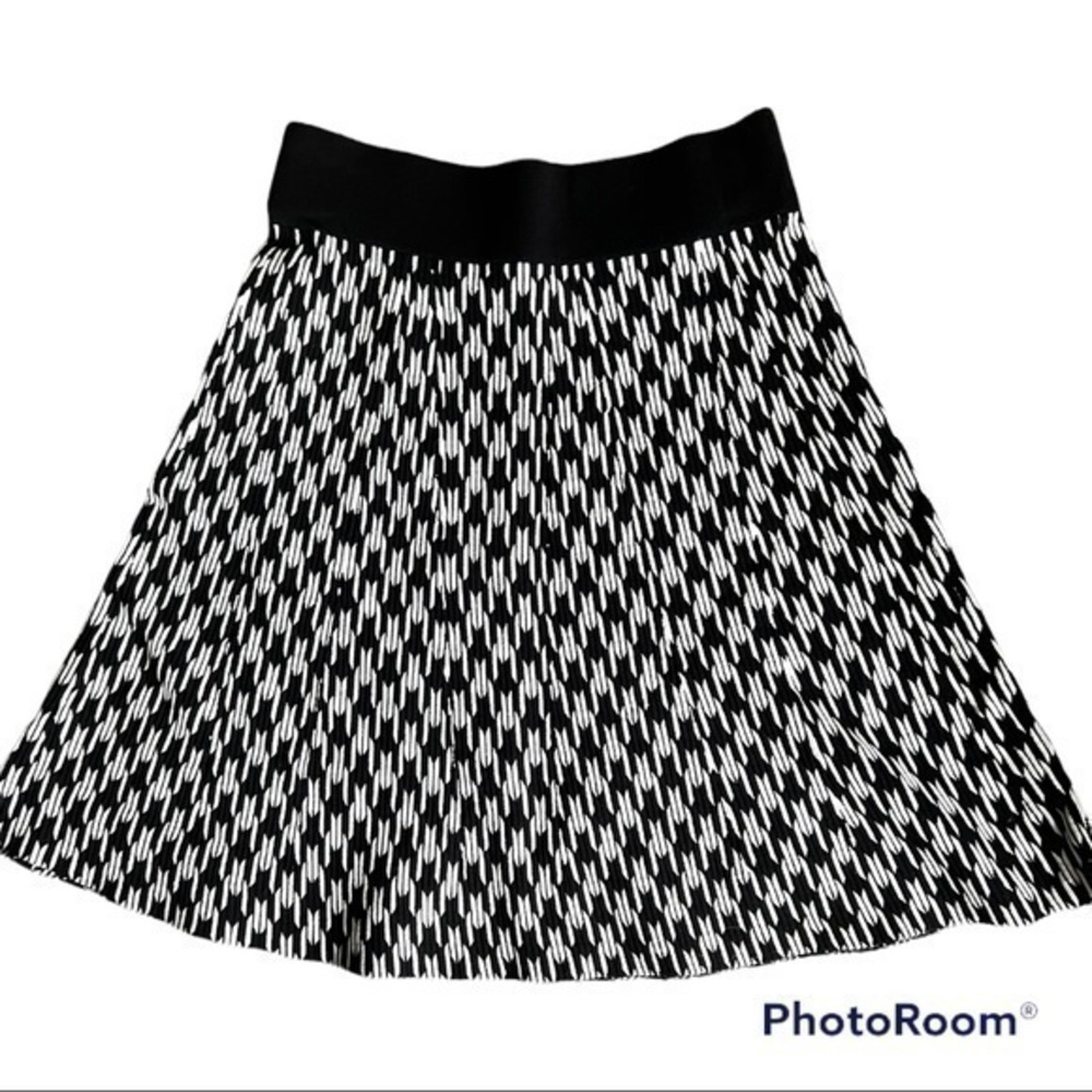 Ann Taylor geometric print skater skirt